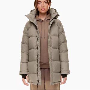Aritzia super puff mid